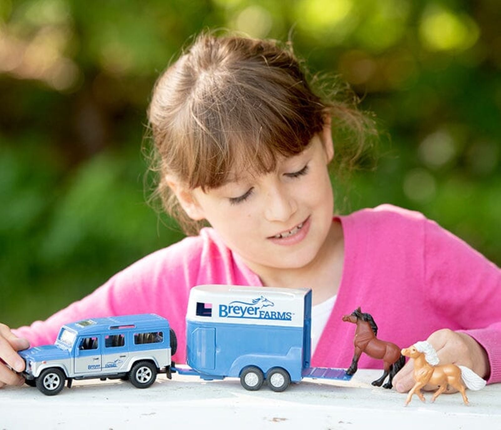 Breyer Farms Land Rover And TagALong Horse Trail