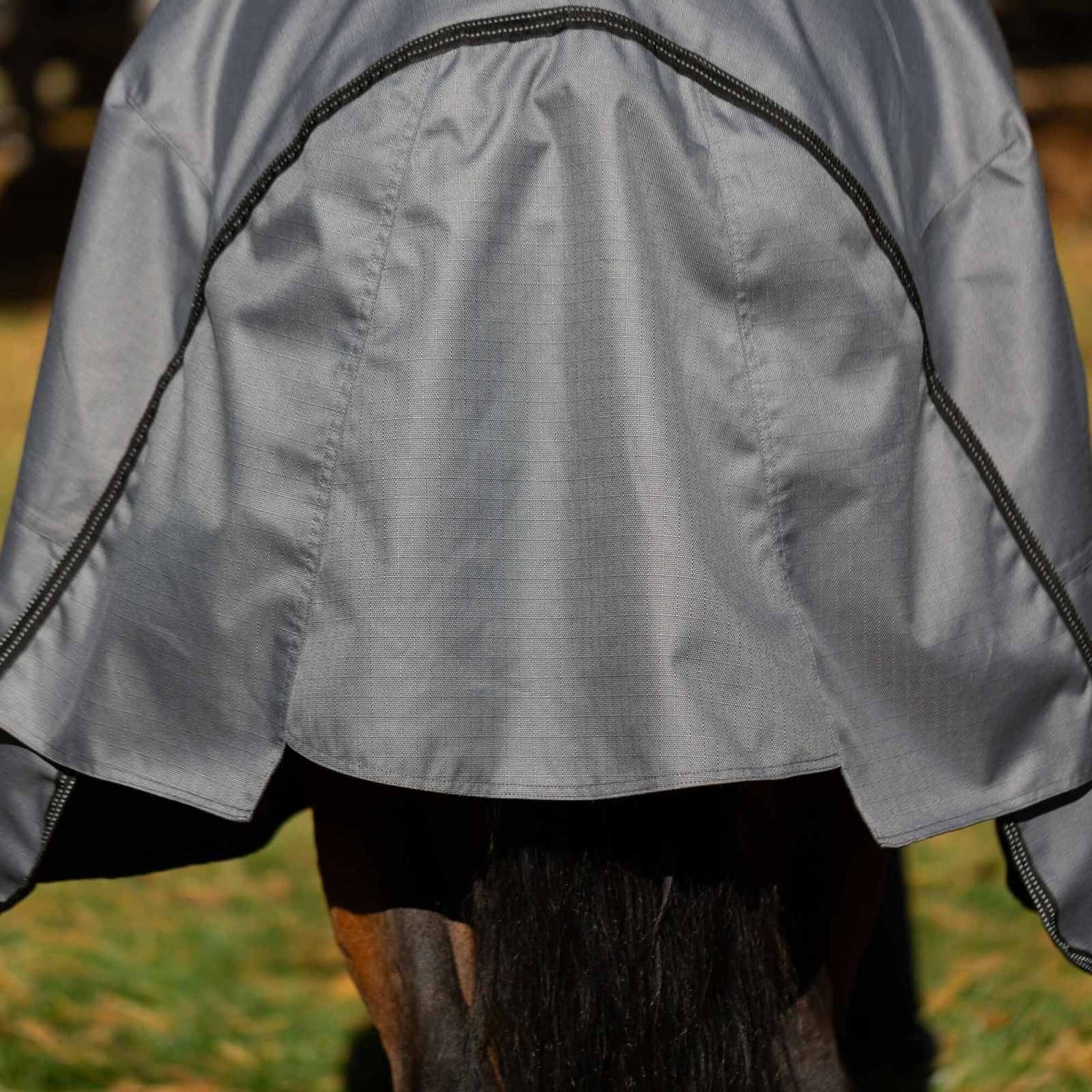 Equinavia Arktis Regular Neck Mid Weight Turnout Blanket 200g