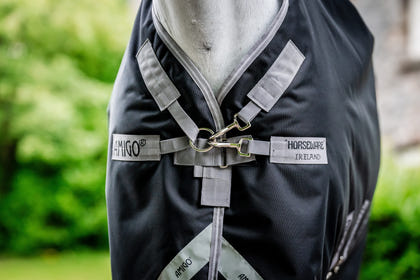 Amigo Bravo 12 Plus Turnout (400g Heavy)