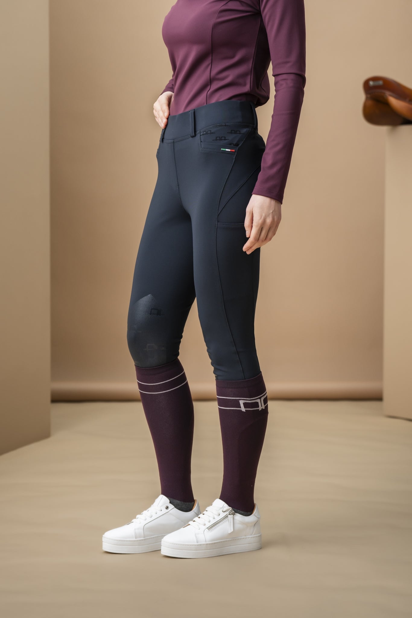 AA Fina Knee Grip Brushed Hybrid Breech