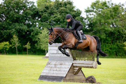 Lemieux Loire Classic Close Contact Square Pad