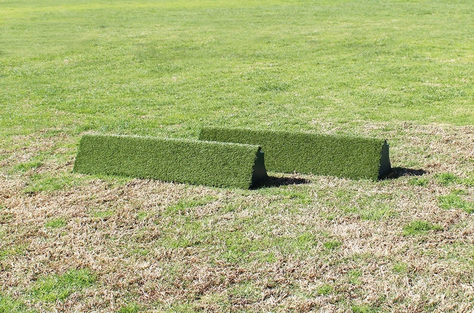 Burlingham Sports Turf Triangle Flower Box