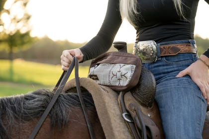 Yellowstone Pomel Bag