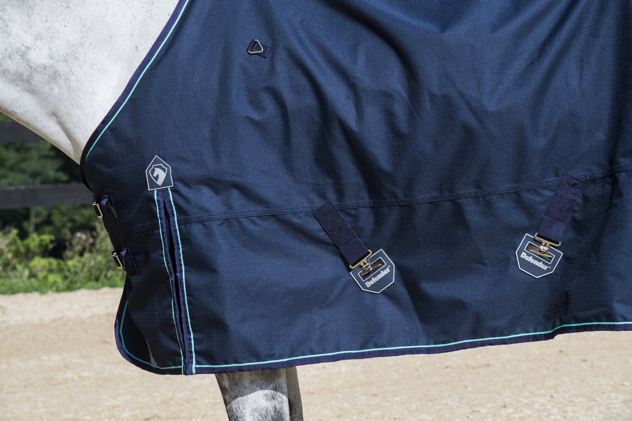 Defender Platinum 1200D Turnout 250g