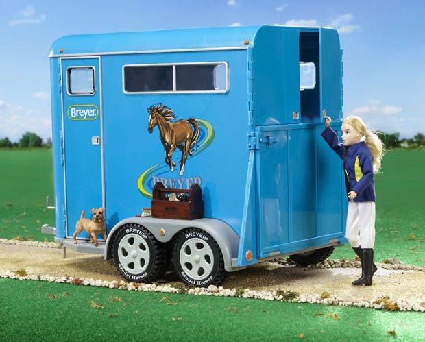 Tack Traditional Two-Horse Trailer 12inL x 9inH