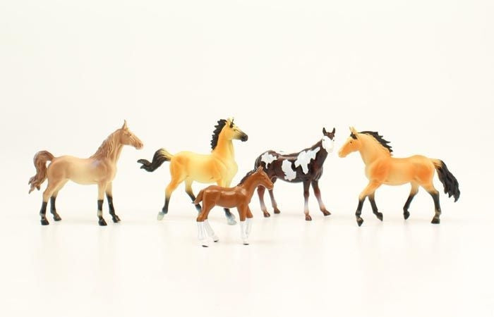 Bigtime Rodeo 5 Horse Figure Set