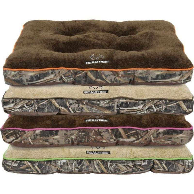 Realtree Max5 Tufted Gusset Dog Bed 38" x 28" Asso